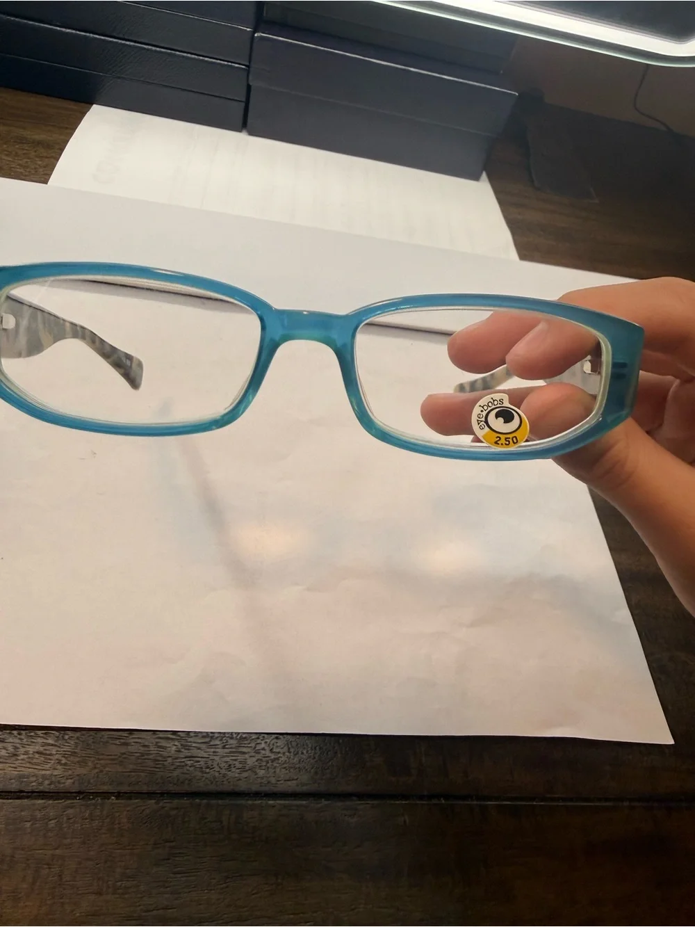 Brand new Women’s Eyebobs Reading Glasses 2.50 with Patterned Arms